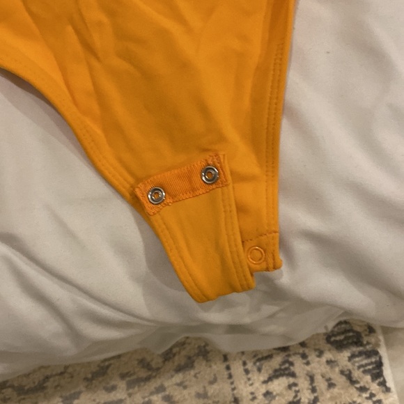 Aritzia Babaton Bodysuit - Picture 3 of 3